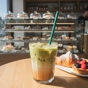 Iced Latte com Caf� ou Matcha e Irish Cream