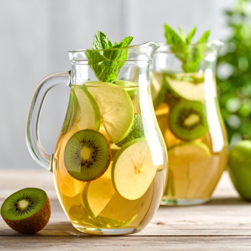 Sangria de Vinho Branco com Ma Verde e Kiwi